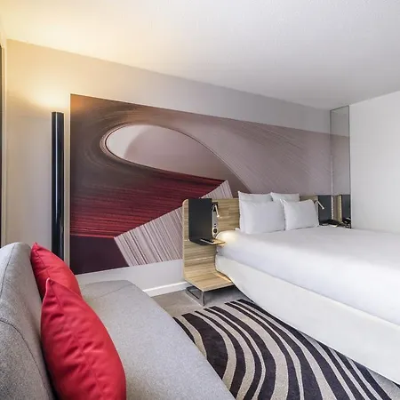 Novotel Centre Halles Hotel 4*